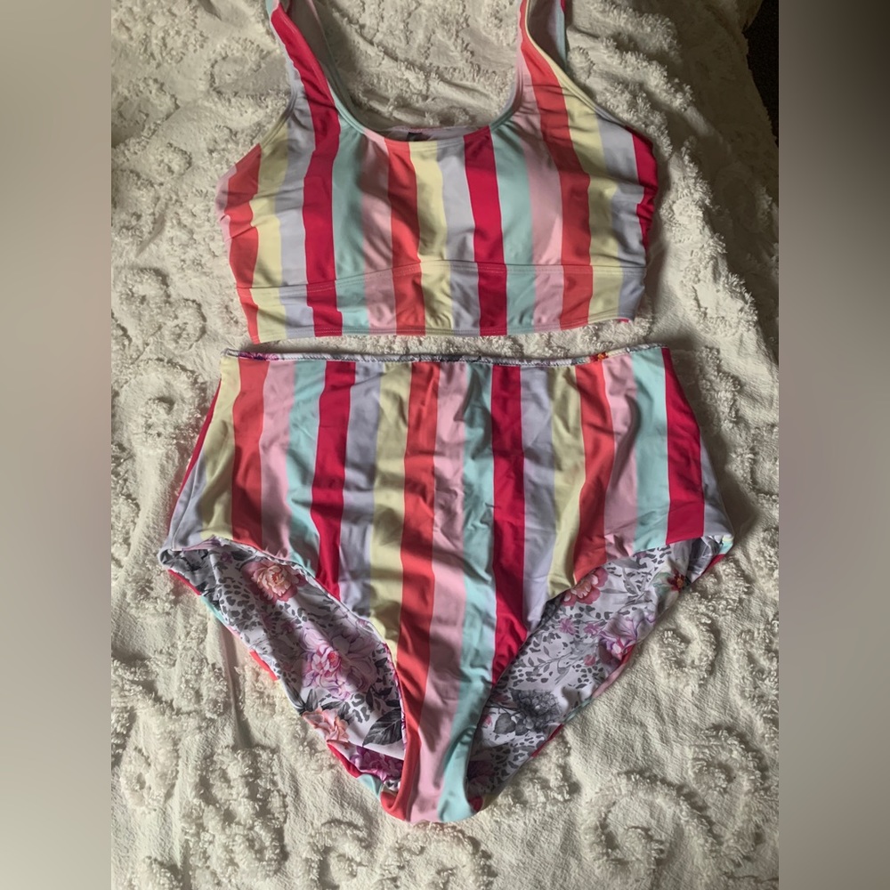 Torrid Size 2. NWOT.